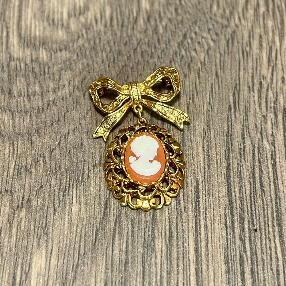 Vintage Cameo Brooch w/ Bow - Picture 3 of 7